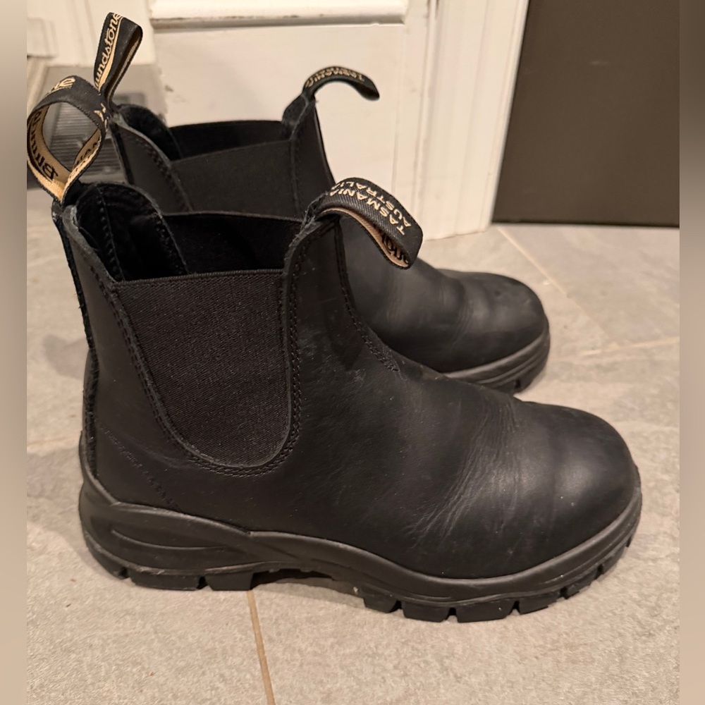 Blundstone Black Lug Sole Ankle Boots 9